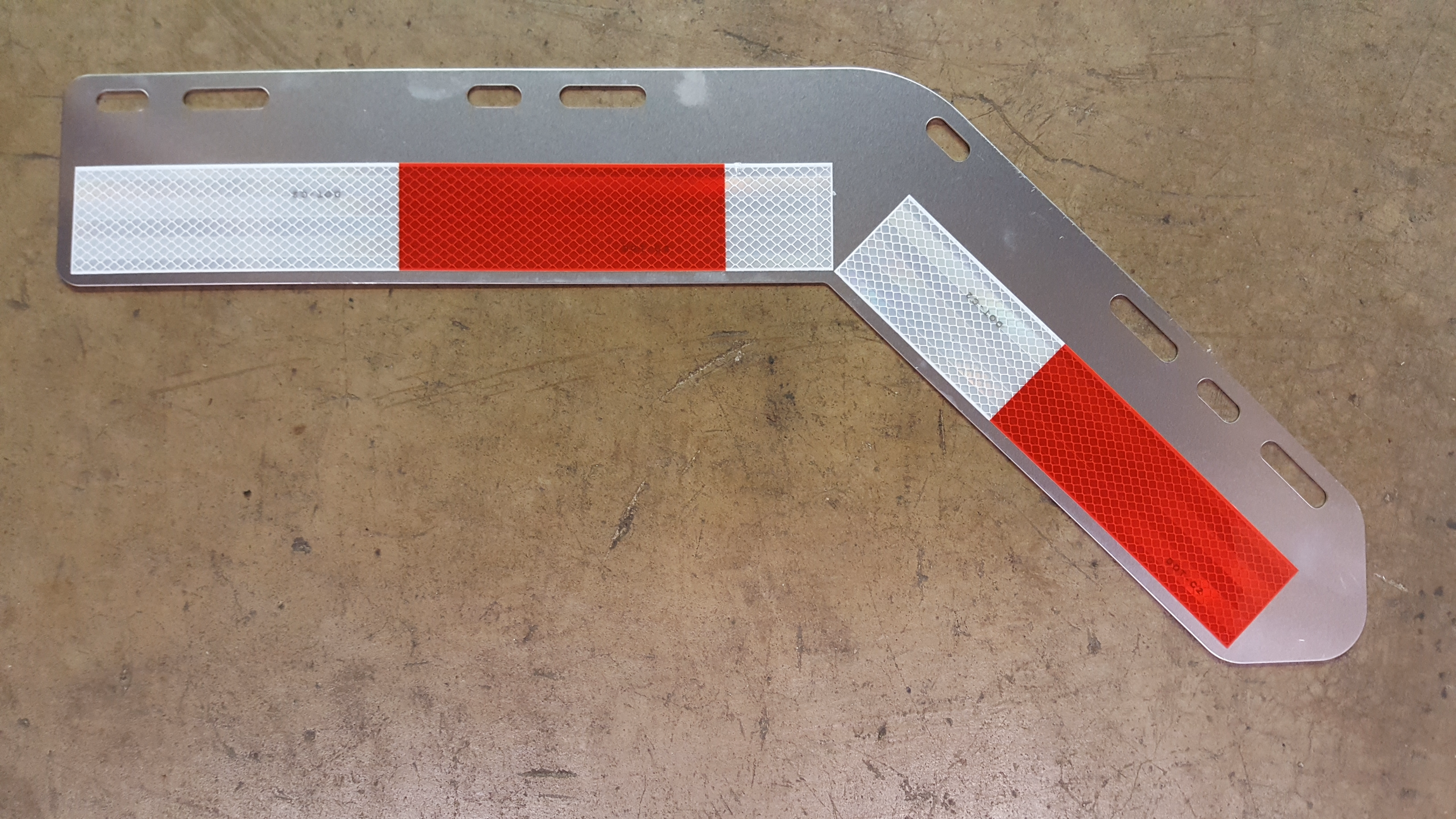 Volvo Truck 20357737 Reflector Plate - RH