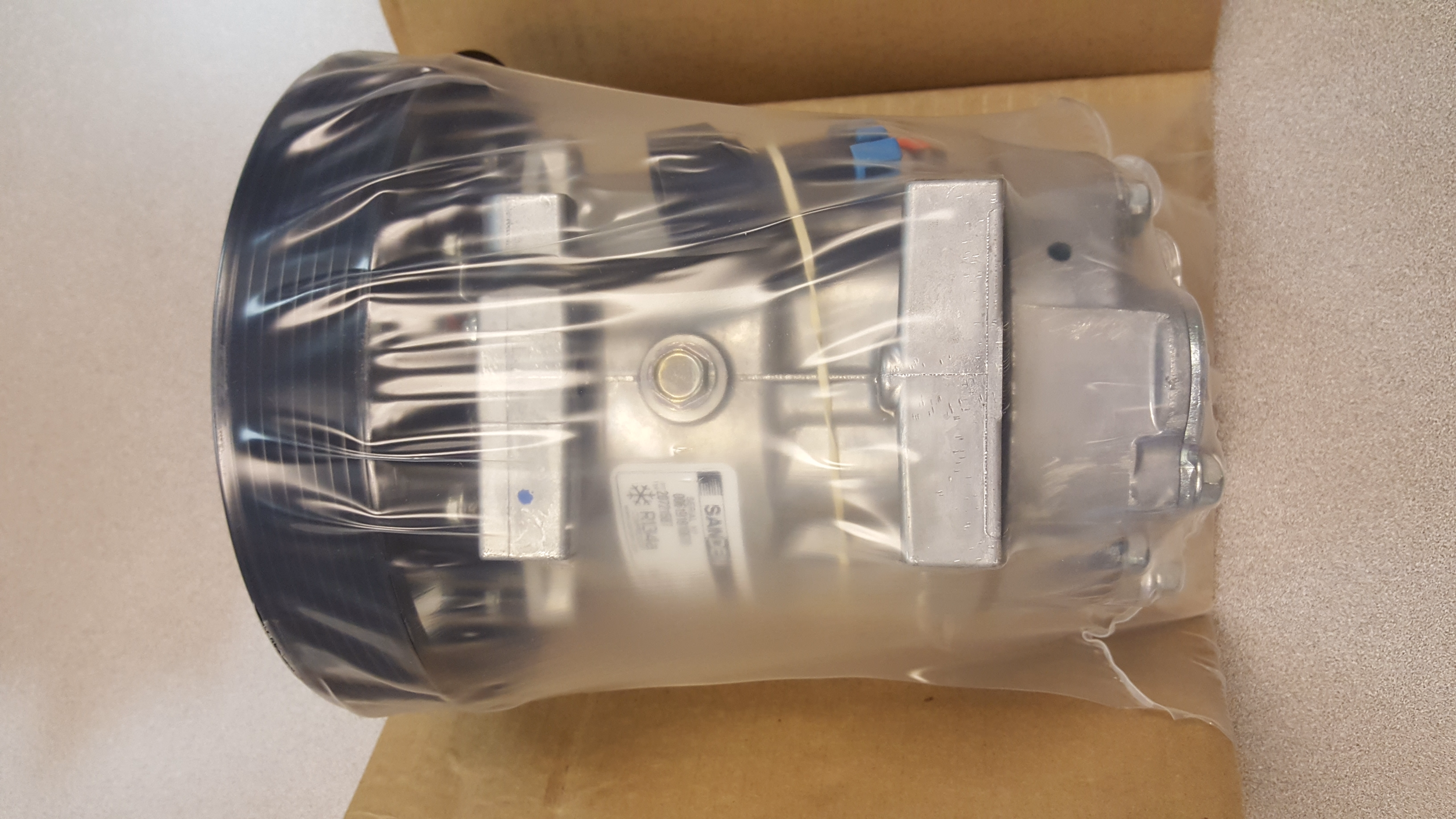 Volvo 20721587 A/C Compressor