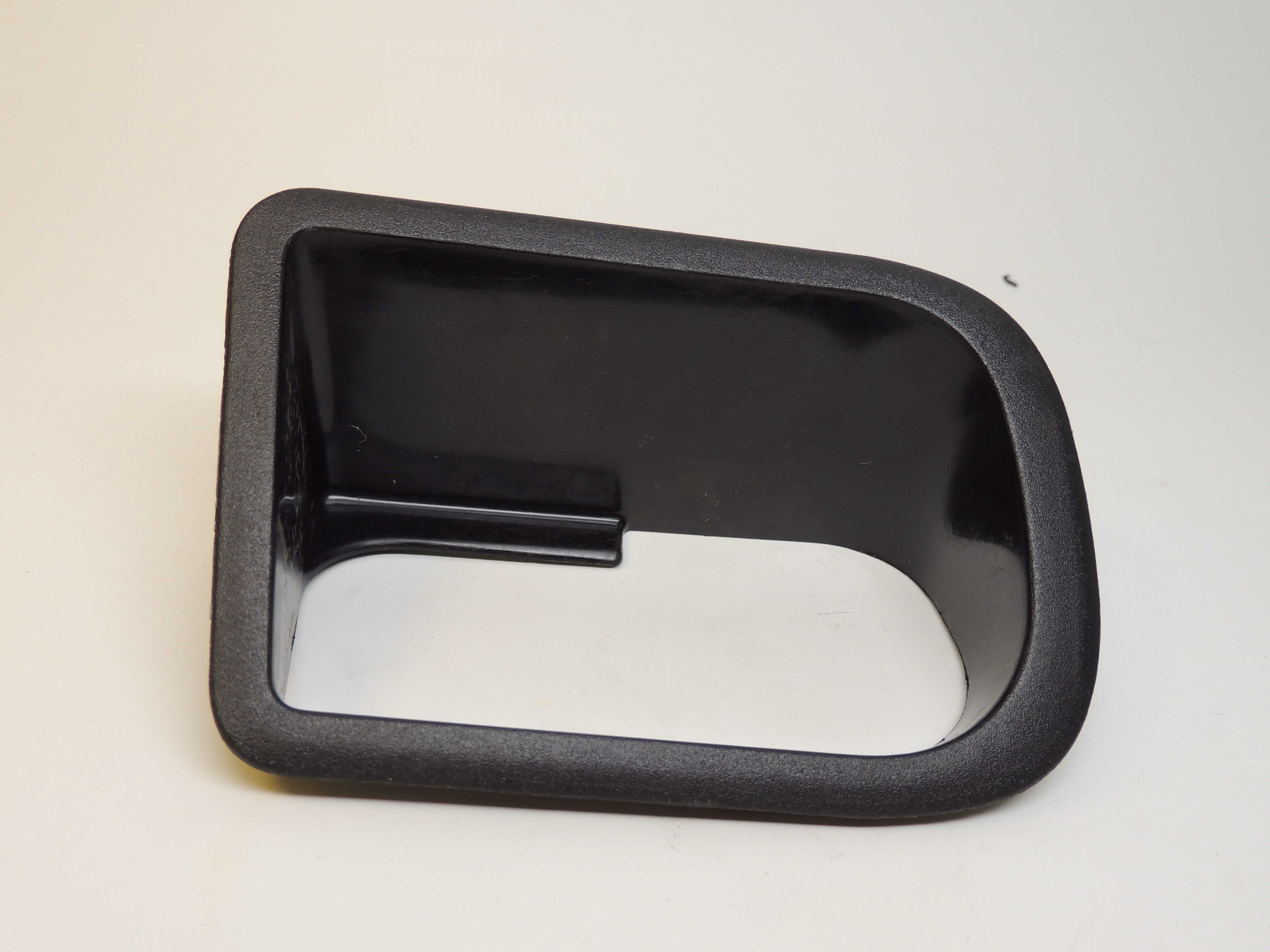 Volvo Truck 20834248 Chassis Fairing Release Handle Cover Left Side