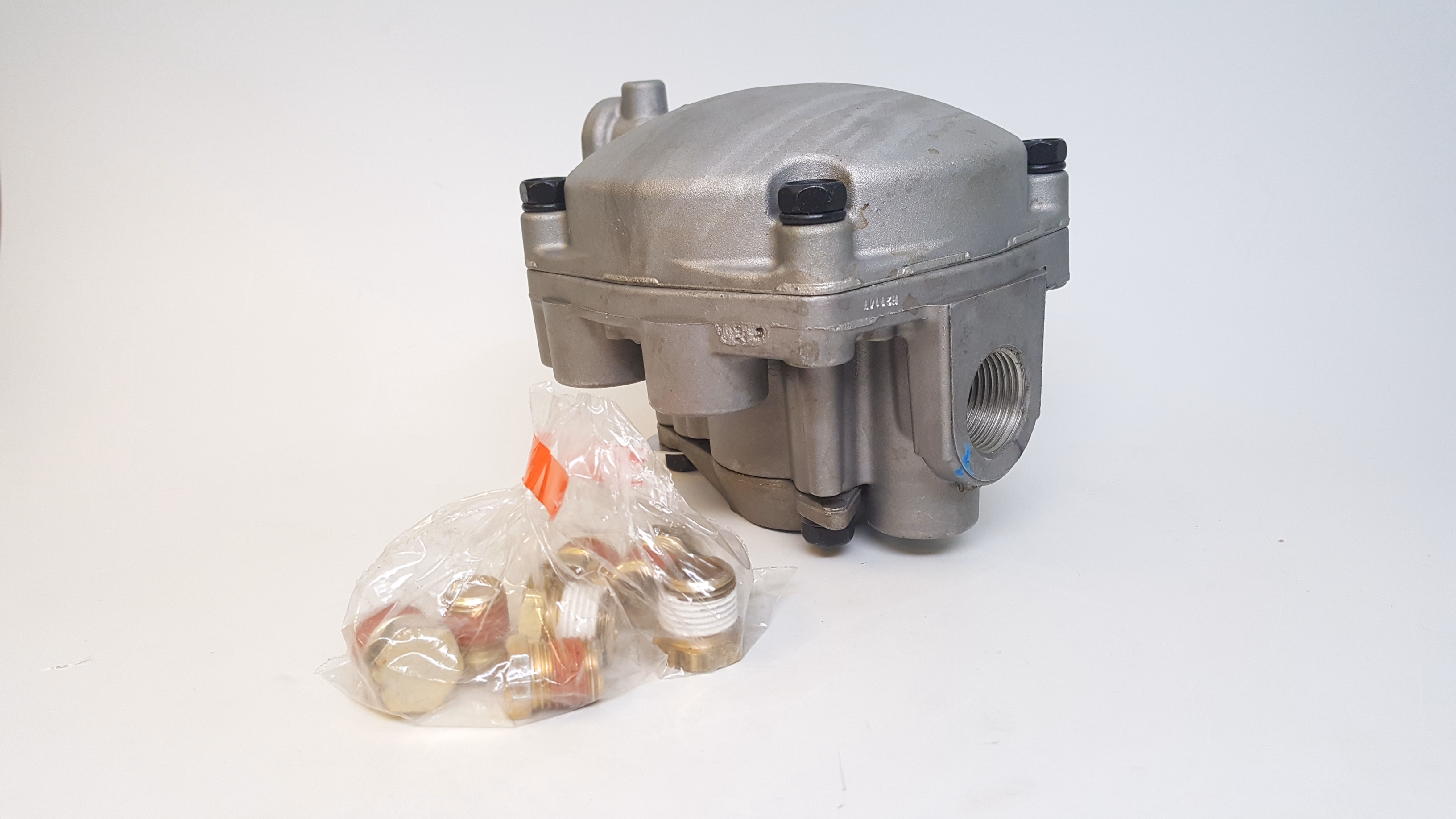 Bendix 281865N RE-6 Emergency Relay Valve