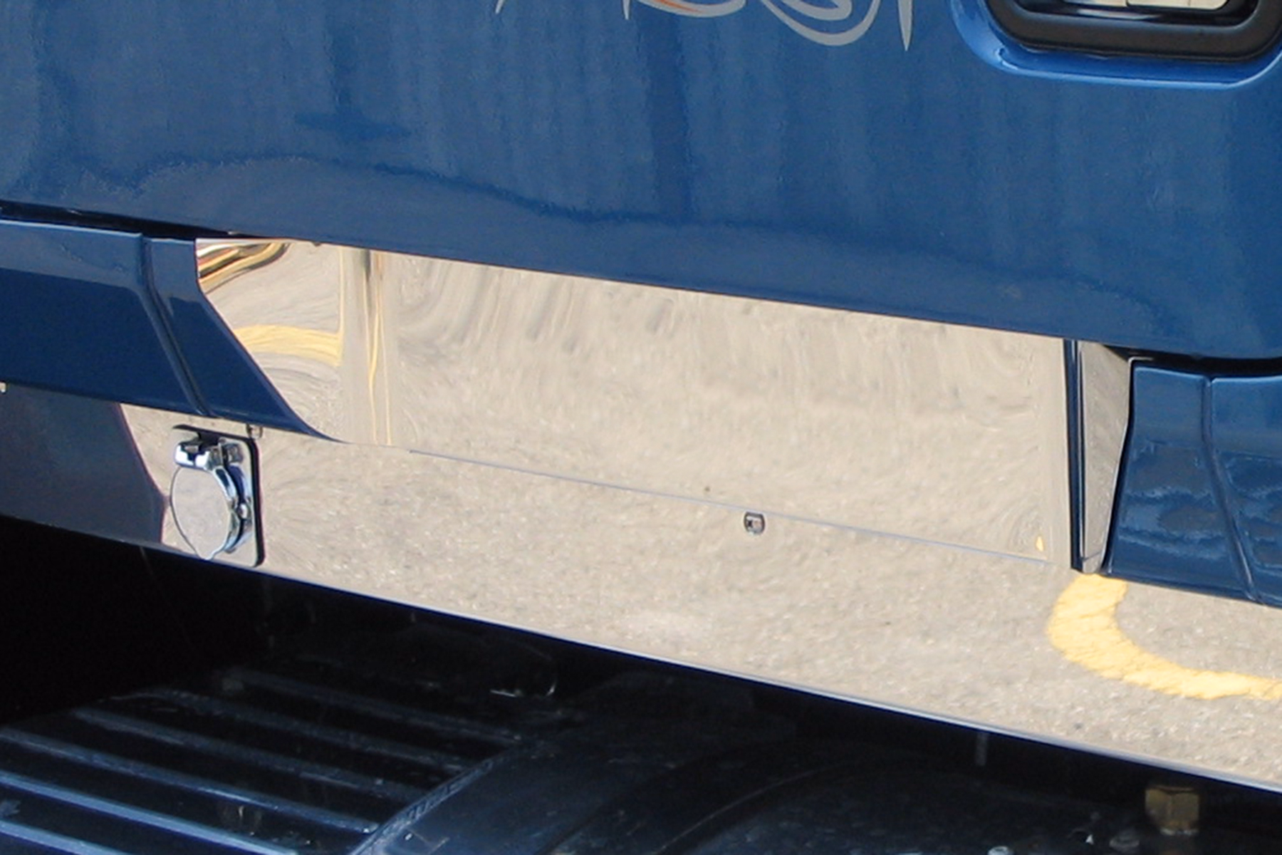 Mack Truck 2008 CH, CL, CX, Granite Door Kick Plate 3281-MSS153