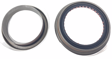 Mack Truck 8235-A11205X2728 Oil Seal