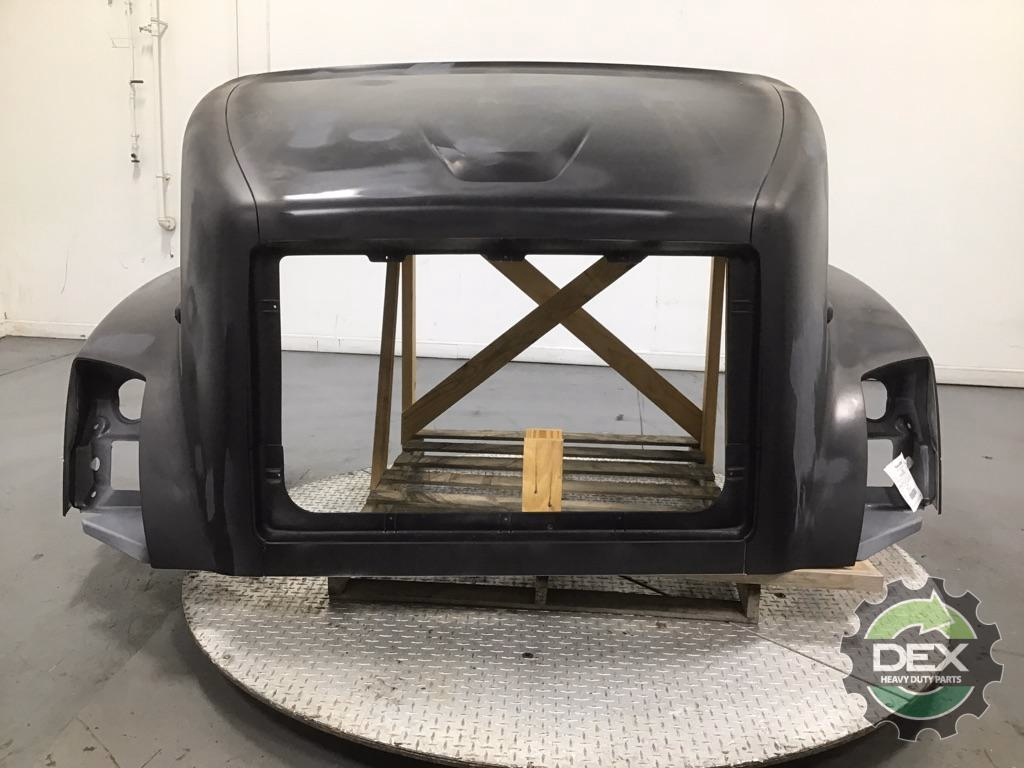 Volvo 82718468 VNL GEN2 LWO Hood (Renovated)