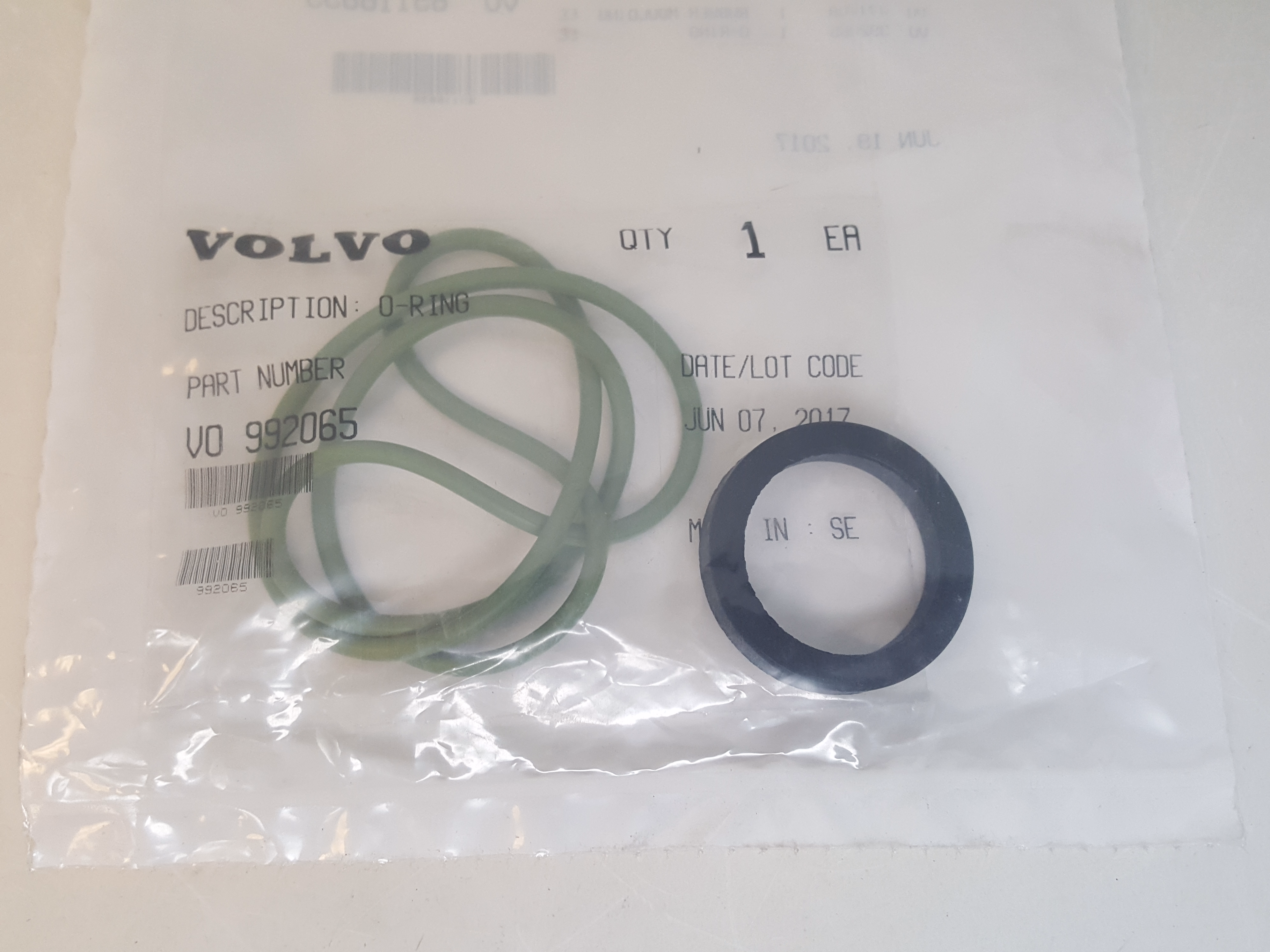 Volvo Air Compressor Gasket/Seal Kit 85116639