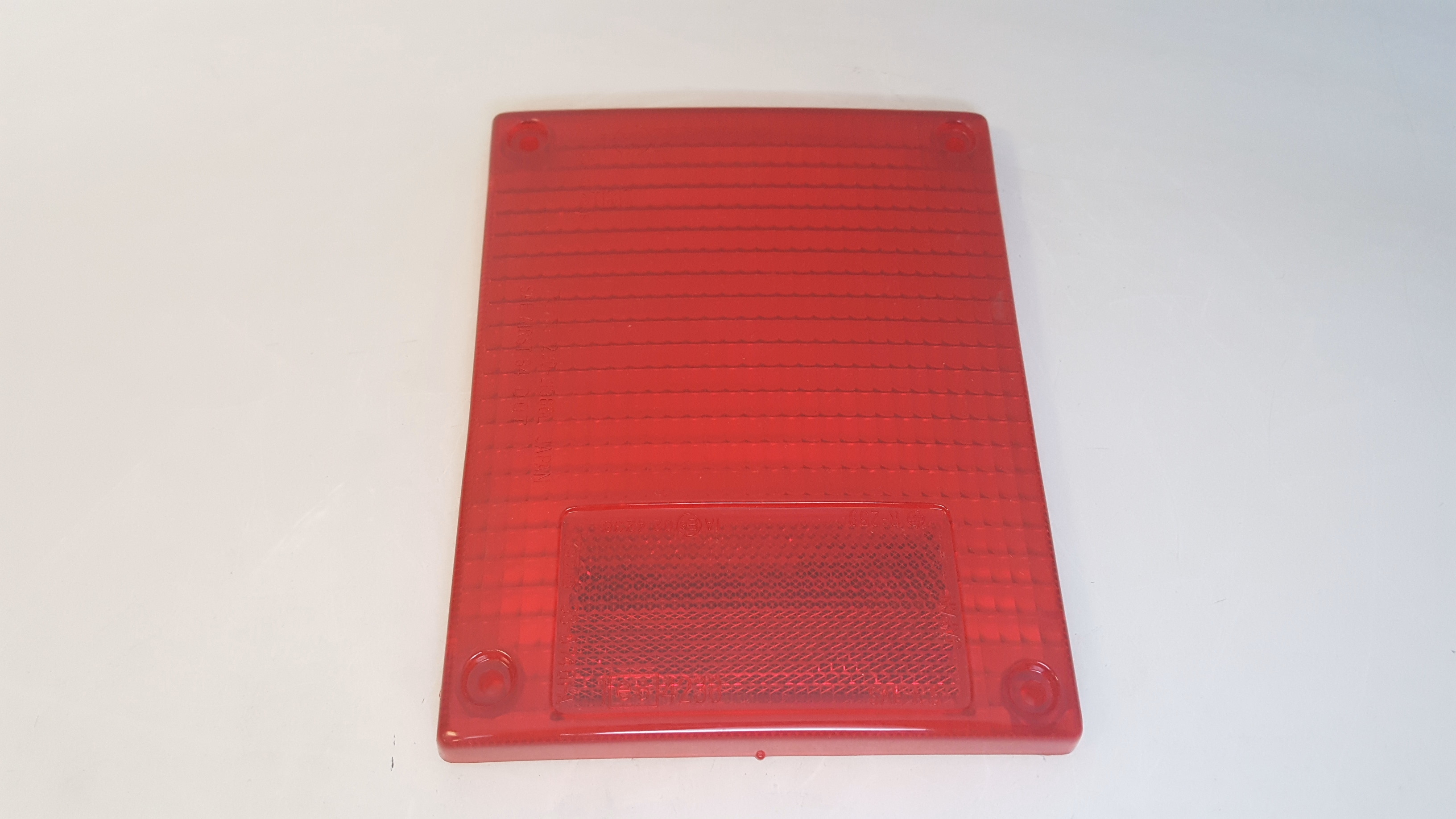 Isuzu 94257509 Lens; RR Lamp. 8-94257509-2